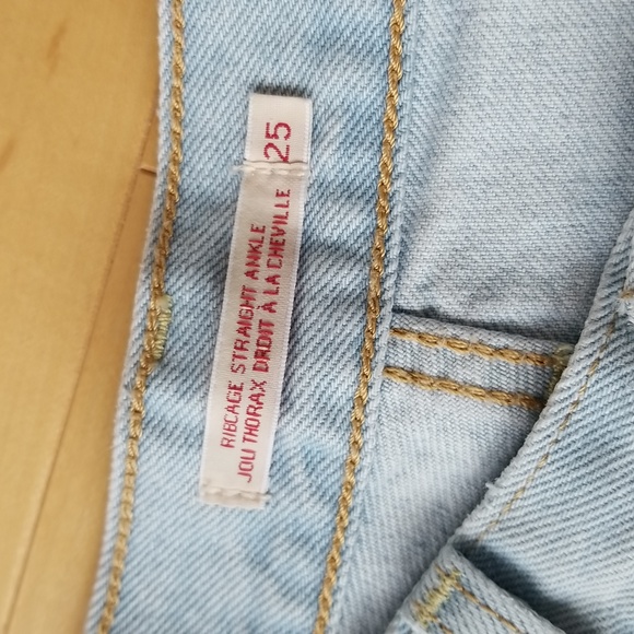 Levi's Ribcage Straight Ankle Jean - Picture 4 of 6